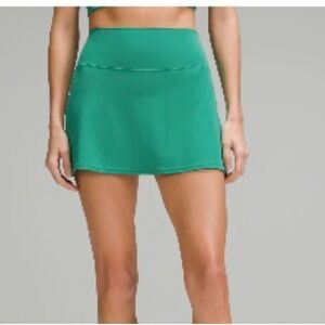 Lulu high rise skort cascadia green